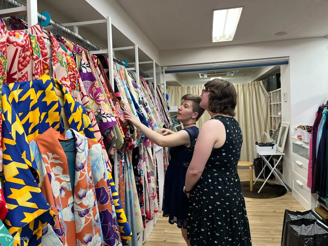 Private Kimono & Photo Tour in Asakusa (klook)